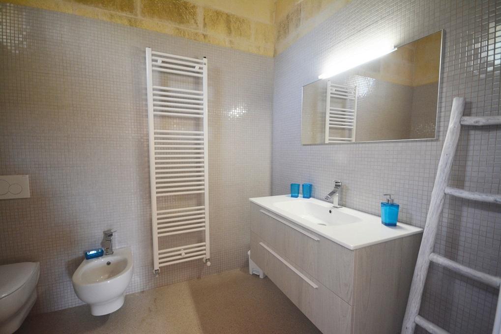 En-suite Bathroom A