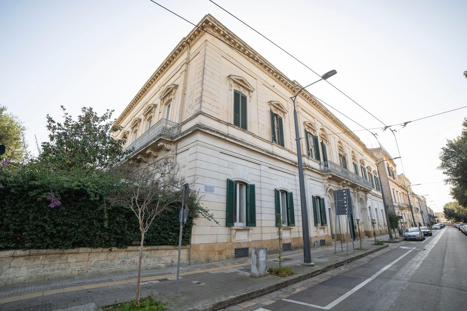 Palazzo for sale in Lecce, Puglia