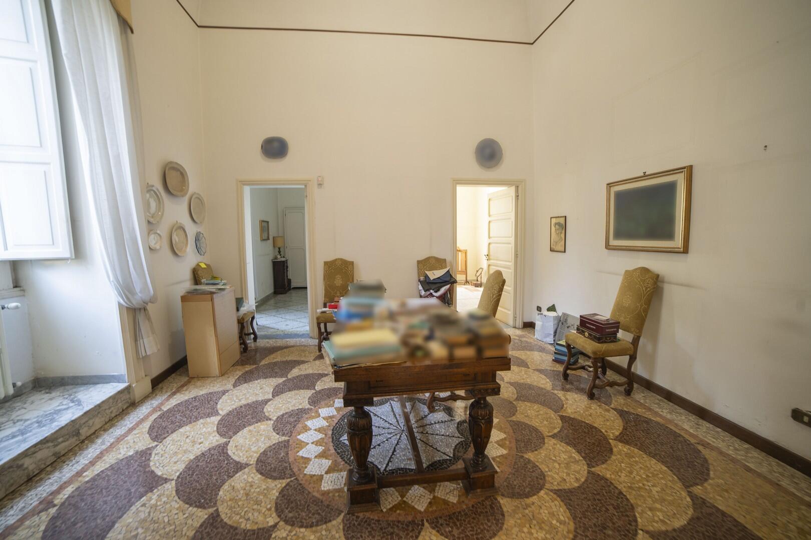 Palazzo for sale in Lecce, Puglia