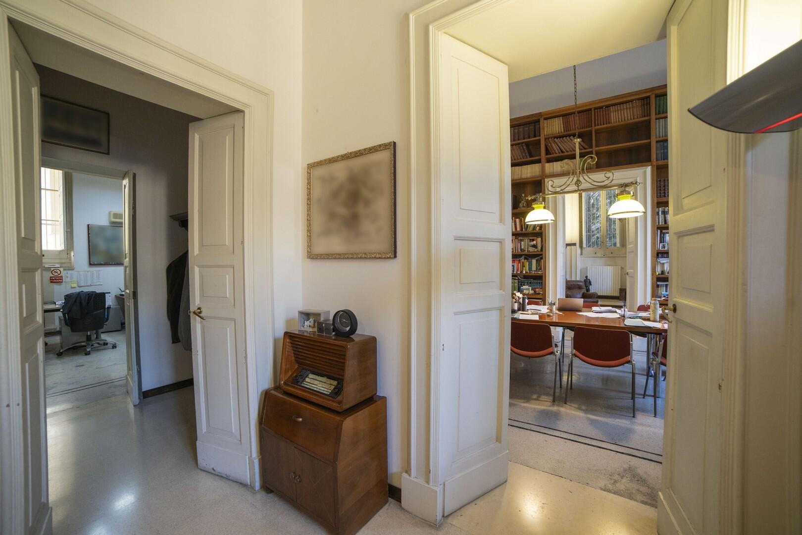 Palazzo for sale in Lecce, Puglia