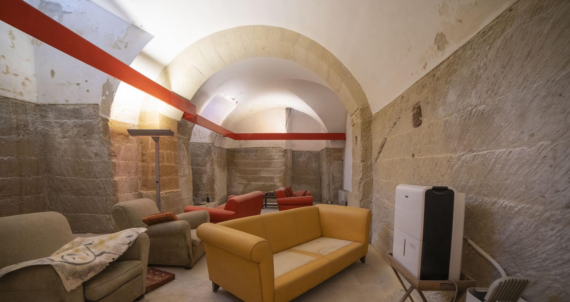 Palazzo for sale in Lecce, Puglia