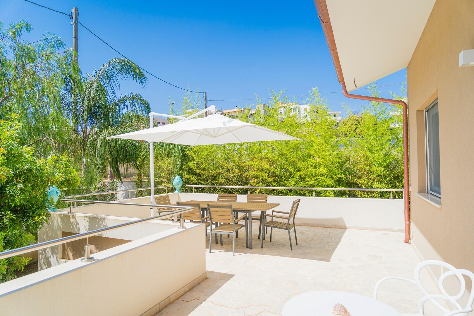 Al-fresco dining area