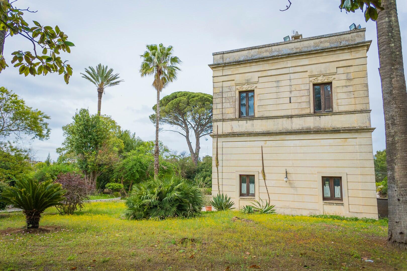 Prestigious villa for sale in Maglie, Puglia